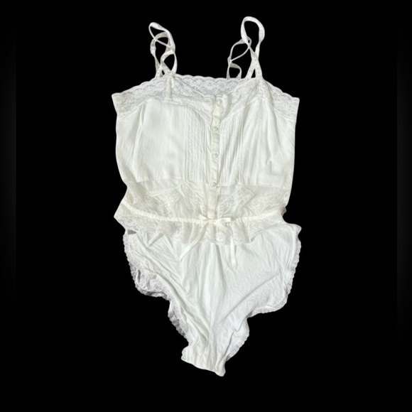 VTGVictoria’s Secret White Cotton 1Pc Teddy Sz M Lace Pleating Coquette Girl